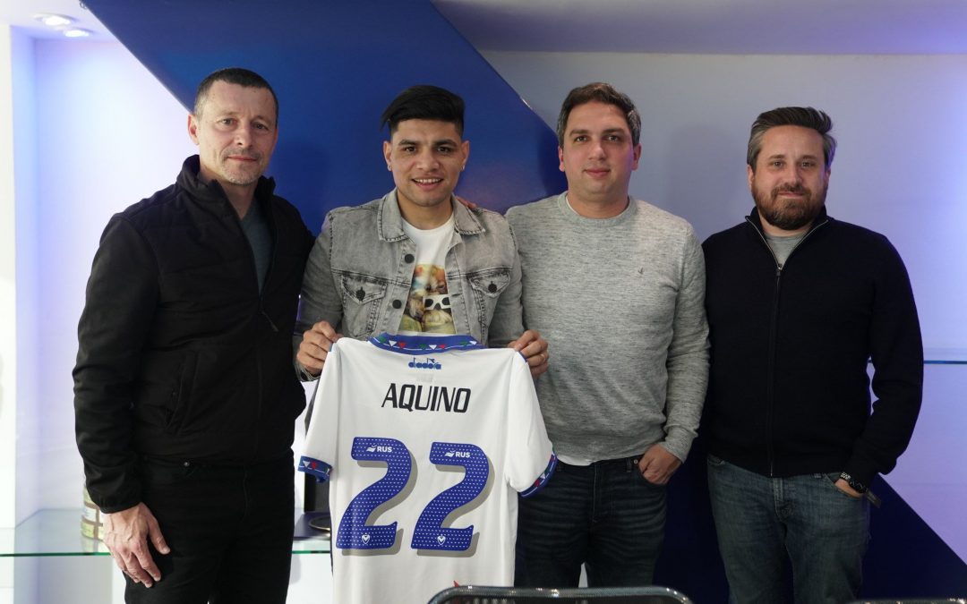 Vélez da la bienvenida a Claudio Aquino