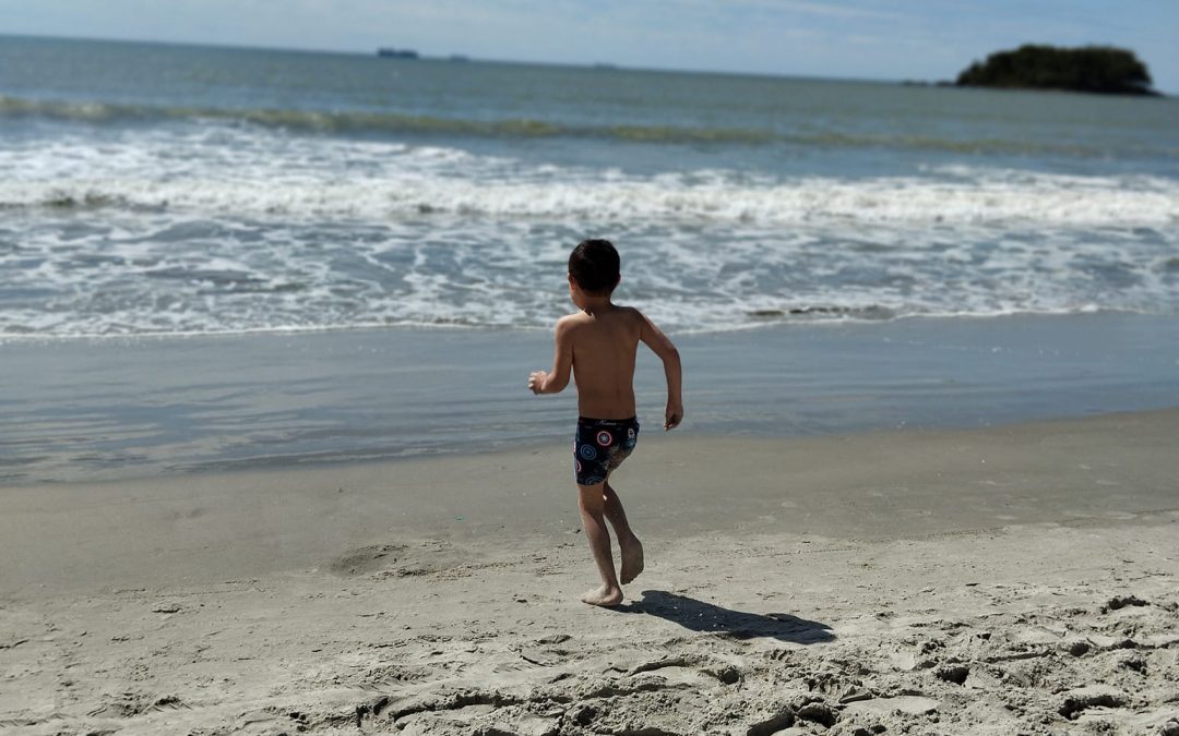 Emotivo: el pequeño Nico cumplió su sueño de conocer el mar
