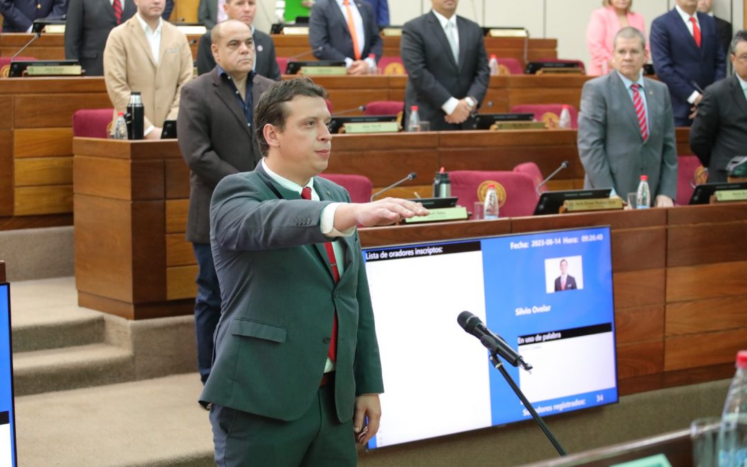 Juan Carlos Luis Galaverna juró como senador