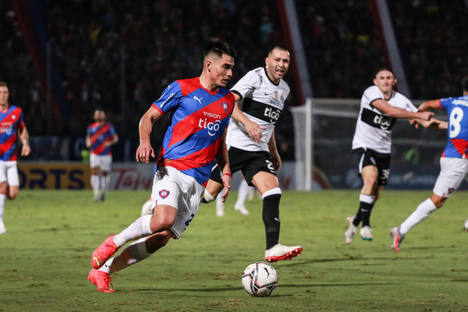 El partido se disputará en el estadio Gral. Pablo Rojas. Foto: APF.