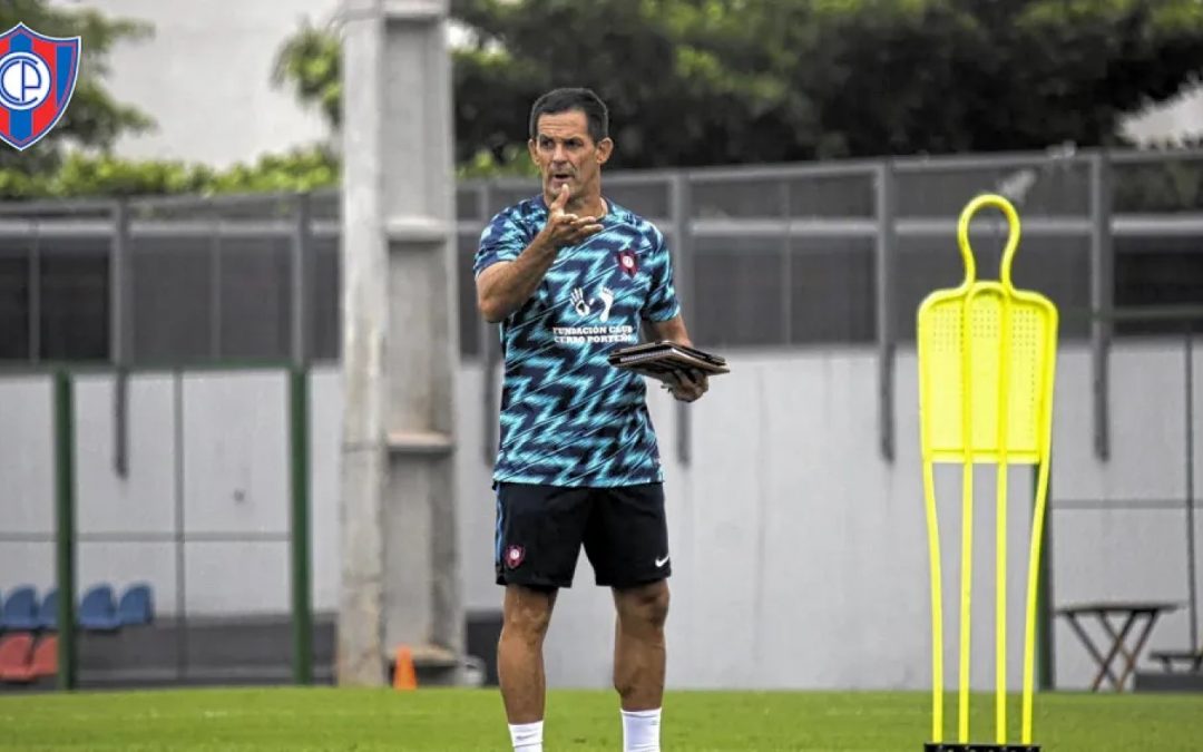 Cerro Porteño confirma a Víctor Bernay como DT interino del equipo