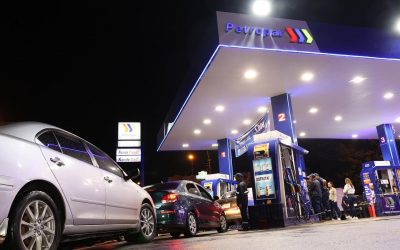 Santiago Peña anuncia reducción de G. 250 en el precio de la nafta