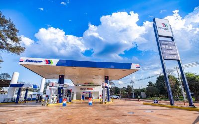 Peña confirma nueva baja de G. 150 en el precio del combustible en Petropar
