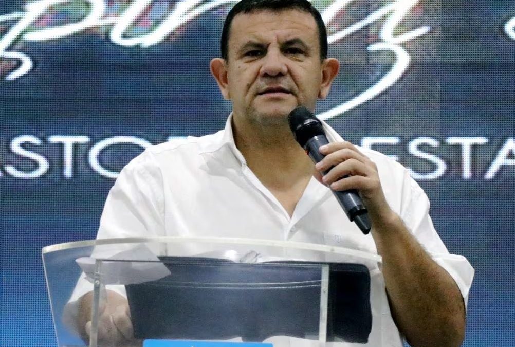 Pastor José Insfrán, prófugo de «A Ultranza Py», se entrega a la Justicia