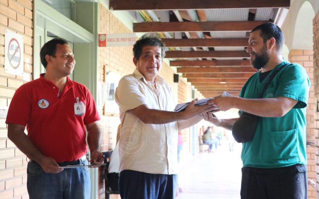 FCM-UNA: Luego de 30 años, camillero de Clínicas se acoge a la jubilación