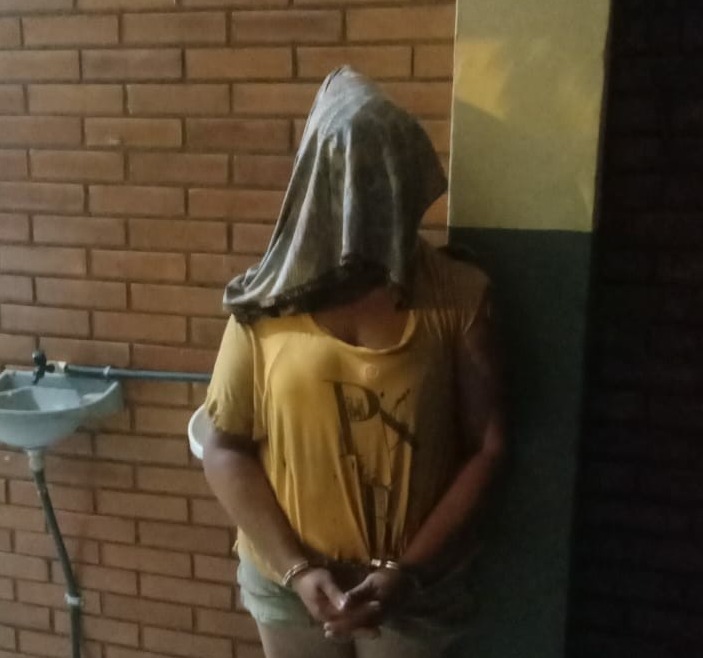 Detienen a mujer sospechosa de matar a golpes a su vecino en Iturbe