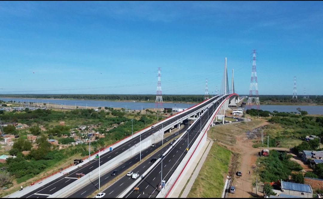 Disponen circulación exclusiva de vehículos livianos sobre puente Héroes del Chaco