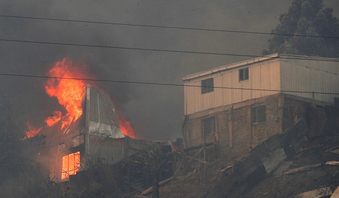 Chile: Incendios forestales dejan 133 víctimas mortales en Valparaíso