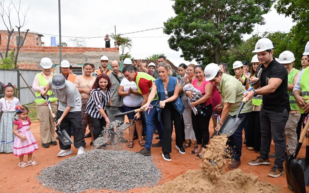 Inicia construcción de 56 viviendas para familias de Chacarita Alta