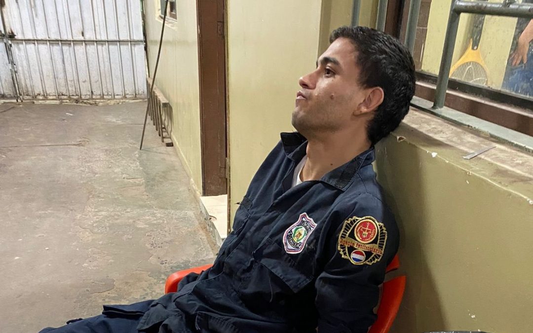 Agente penitenciario detenido tras intentar ingresar con droga a Tacumbú