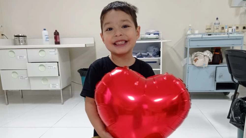 A 6 meses de haber sido conectado a un corazón artificial: Milán sigue esperando a su donante