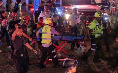 Nueve muertos tras colapso de escenario durante mitin en México