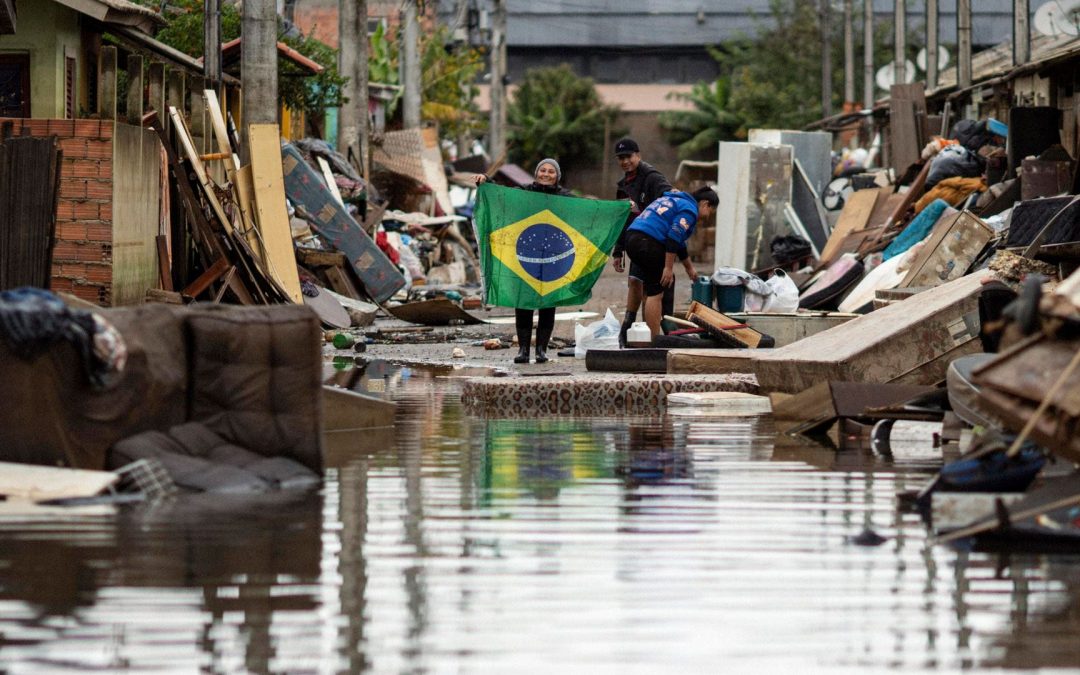 Brasil: retiran más de 27 mil toneladas de basura tras inundación sin precedentes en Porto Alegre