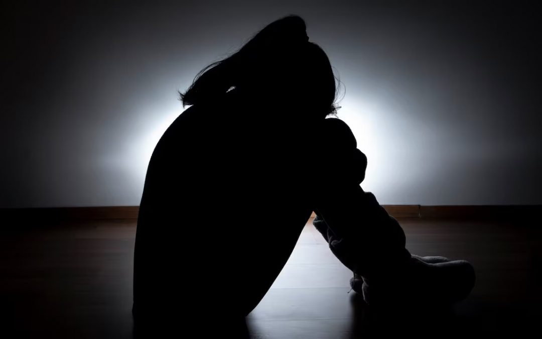 28 años de cárcel para hombre que abusó de dos hermanitas durante 3 años
