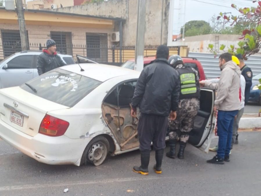 Suboficial muere tras impactar con su automóvil contra una columna