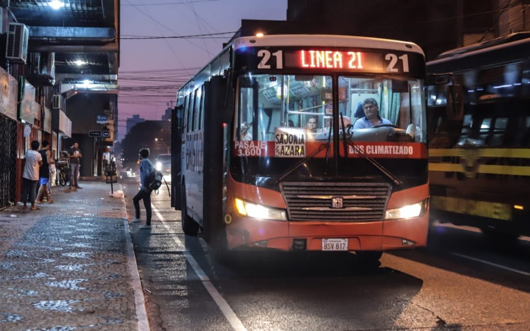 El Gobierno busca volver a implementar el transporte público nocturno