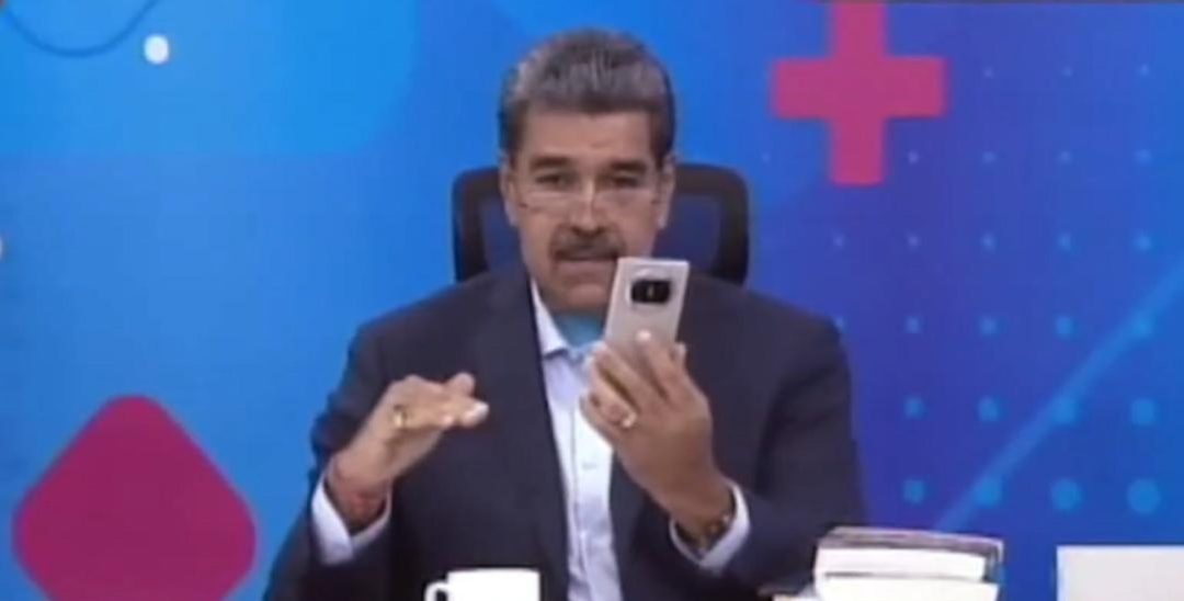 Venezuela: Maduro pide a la población eliminar WhatsApp