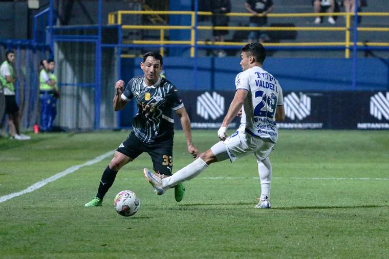 Ameliano y Libertad igualaron sin goles en el cierre de la Fecha 6