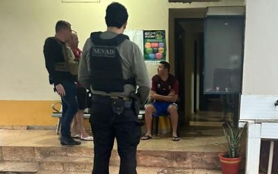 Detienen a policía que supuestamente proporcionaba información a narcotraficantes