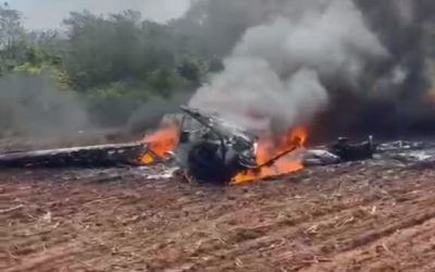 Caazapá: Capotó una avioneta en predio de agroganadera