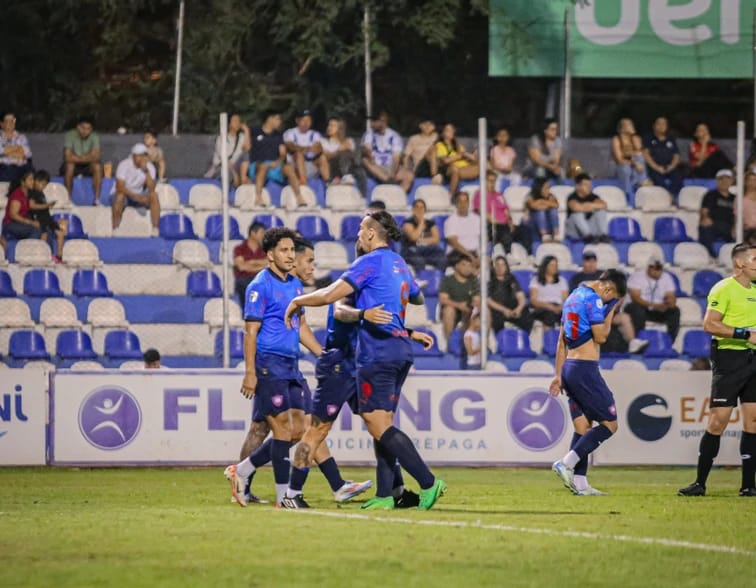 Cerro se mantiene vivo en la pelea por el título