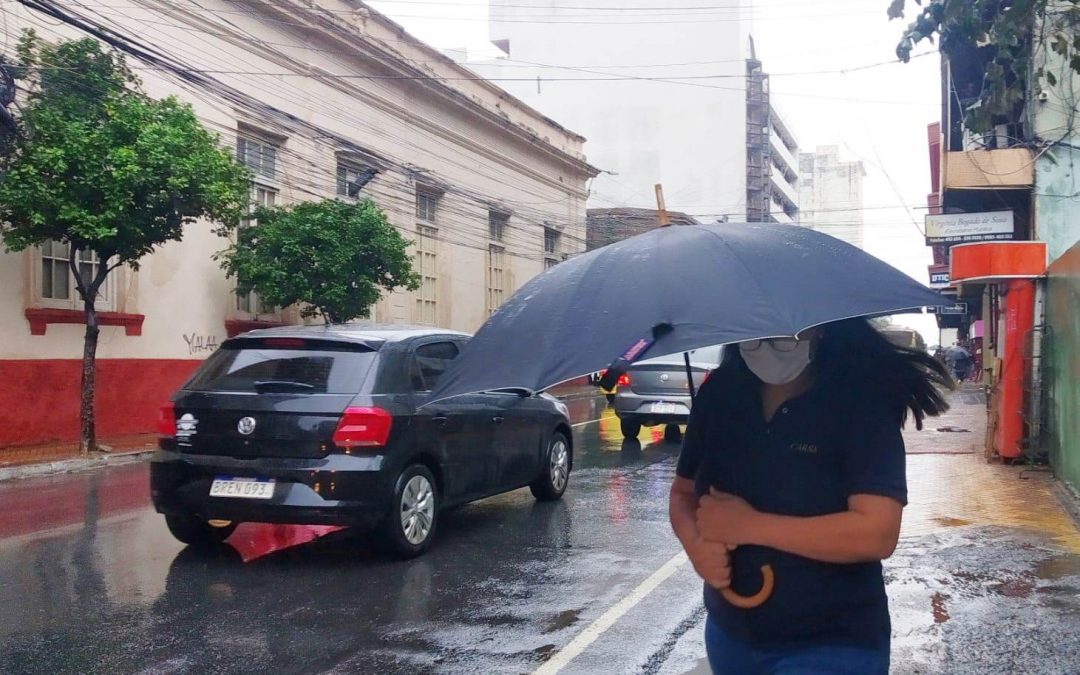 Jueves fresco a cálido con lluvias dispersas, anuncian