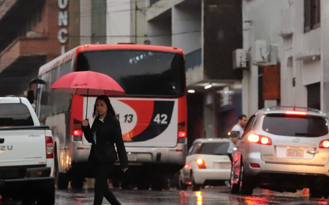 Jueves marcado por lluvias y tormentas eléctricas