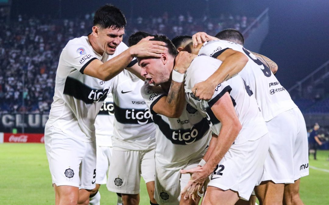 Gran remontada de Olimpia ante Trinidense para seguir en la punta