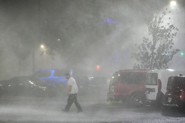 Huracán Milton azota Florida: 2,8 millones de hogares quedaron sin electricidad