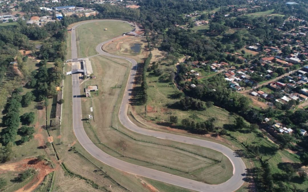 Tras un aparatoso accidente, clausuran el Autódromo Rubén Dumot