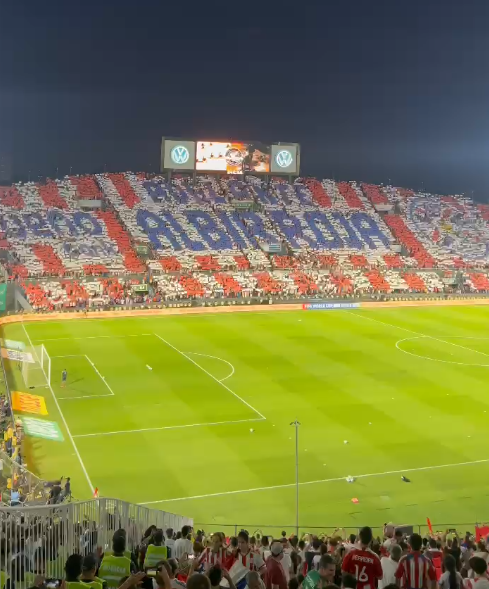 ¡Imponente recibimiento en el Defensores a la Albirroja!