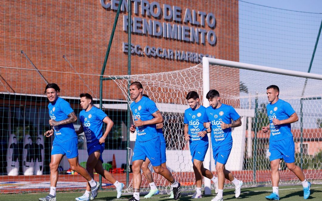 La Albirroja inició los preparativos en Ypané para enfrentar a Argentina