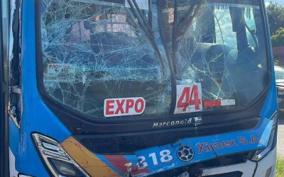 Choque entre buses en Limpio deja al menos 20 heridos