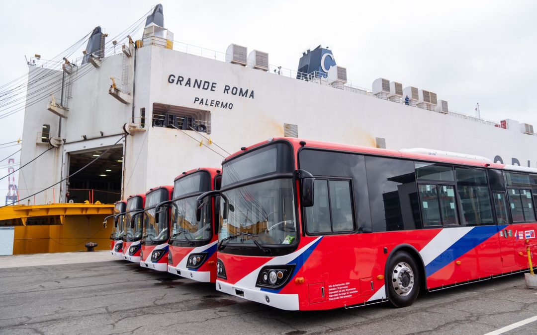 30 buses eléctricos donados por Taiwán ya están rumbo a Paraguay