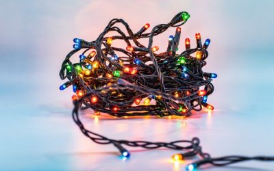 Advierten sobre riesgos de luces navideñas: “Tienen su vida útil”