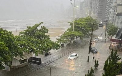 Brasil: intensas lluvias provocan inundaciones en Camboriú