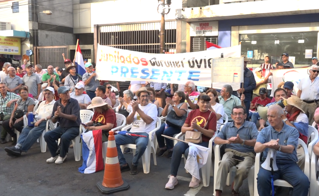 Tras manifestación de asegurados, autoridades del IPS afirman que ajuste solicitado no es viable legalmente