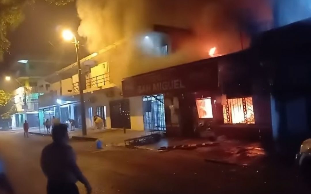 Pareja de adultos mayores muere tras incendio en su despensa en CDE