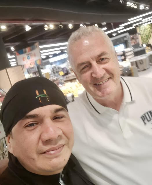 Claudio, el repositor que tocó el corazón de Alfaro: “Lloré y le abracé”