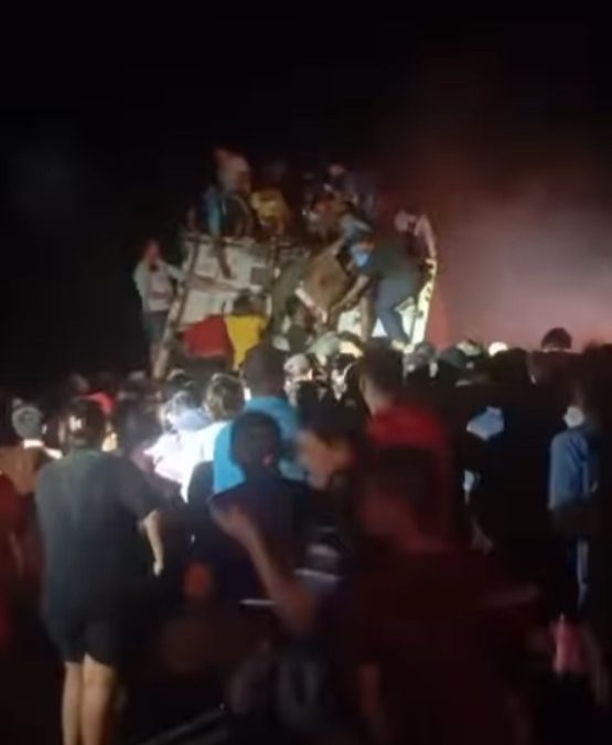 Saquean camión cargado de carne que volcó en Tacuatí