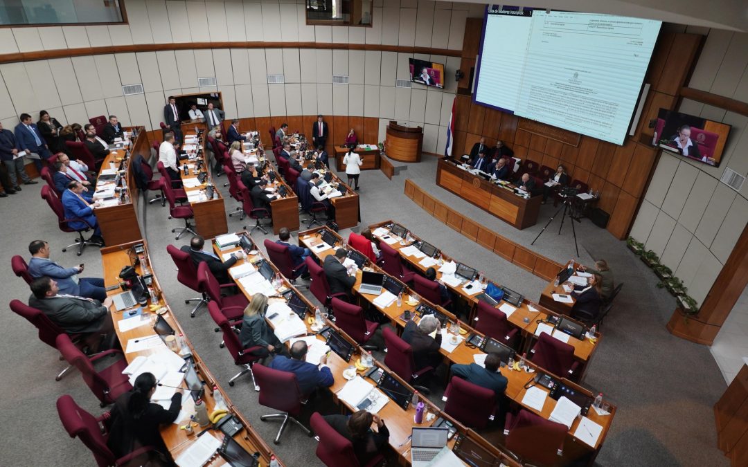 Senado solicita al JEM que investigue a jueces que absolvieron a docente acosador