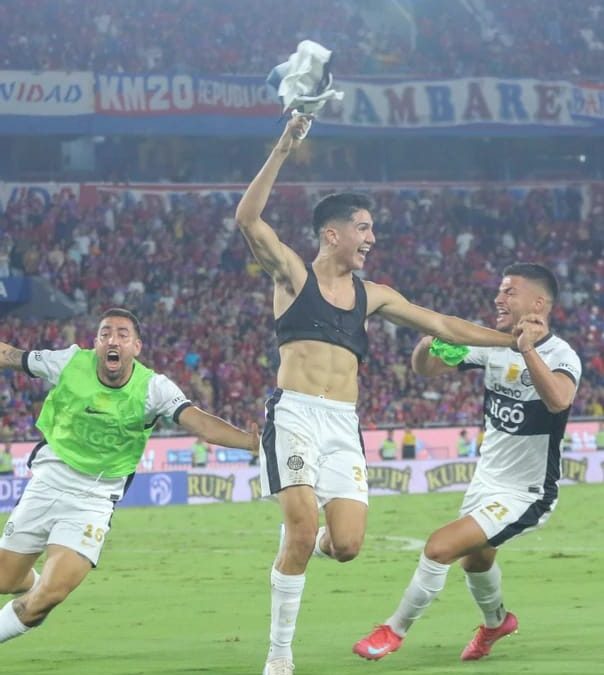 Olimpia reaccionó y se quedó con el superclásico