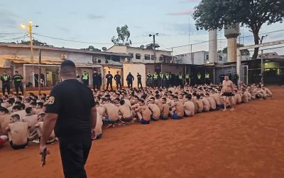 Incautan armas blancas, drogas y celulares tras requisa en penal de CDE