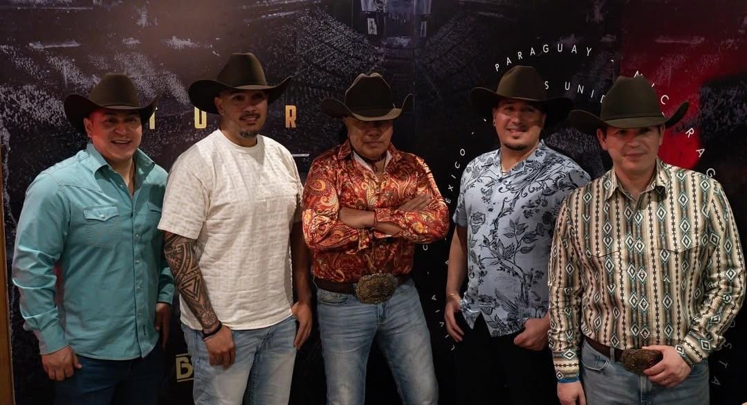 El grupo mexicano Bronco presentó su nuevo disco en vivo