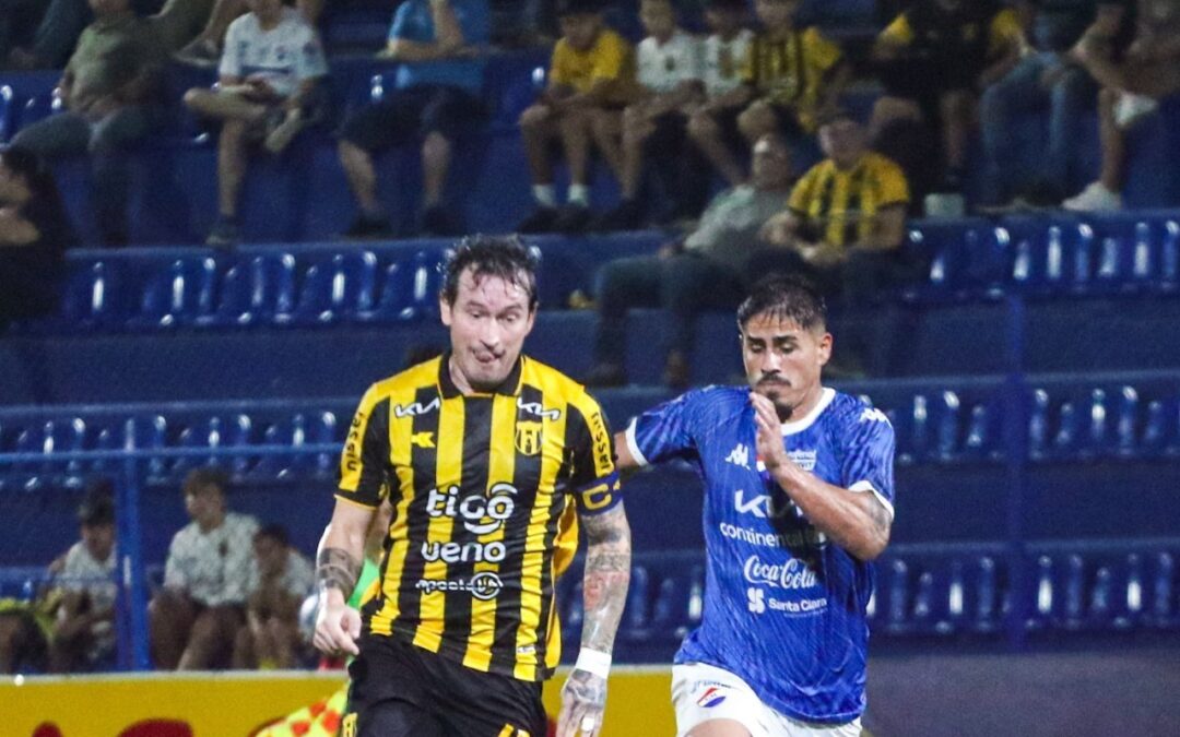 Nacional y Guaraní se enfrentan en el Arsenio Erico