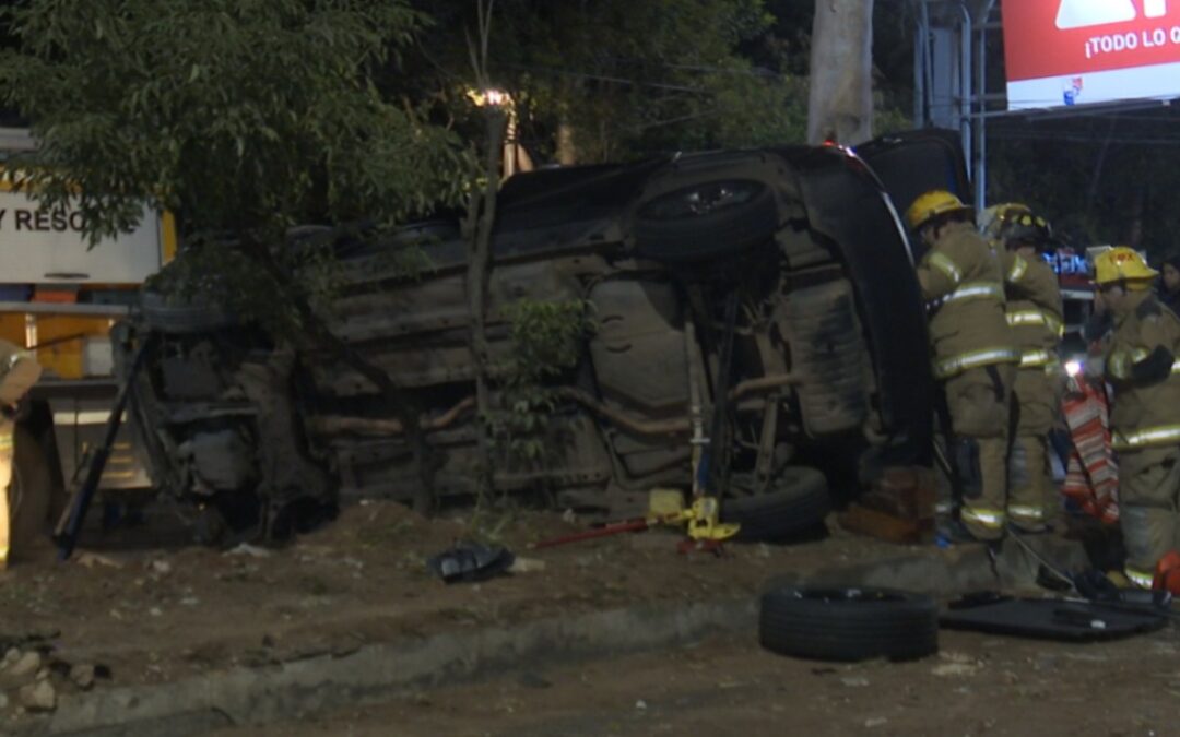 Joven muere en violento choque contra un árbol sobre Mariscal López