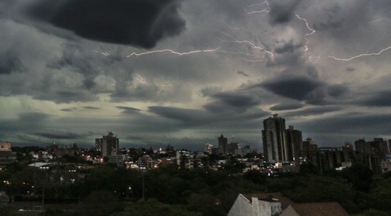 Domingo con lluvias y tormentas eléctricas en gran parte del país