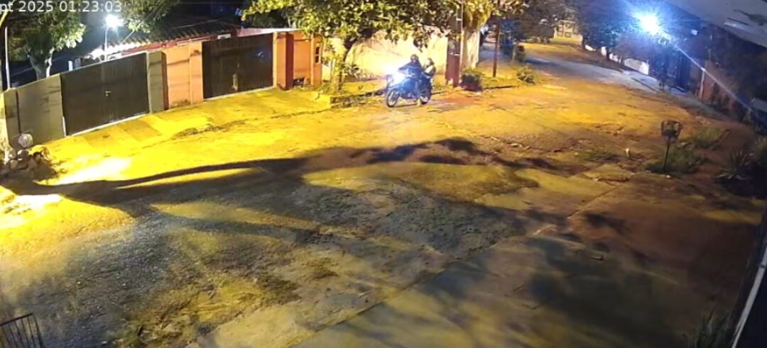 Atacan a balazos vivienda y vehículo de periodista en Lambaré