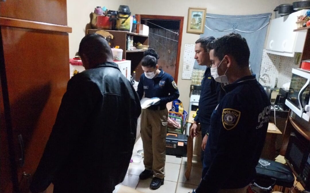 Policía mató a balazos a su pareja e hija en Presidente Franco