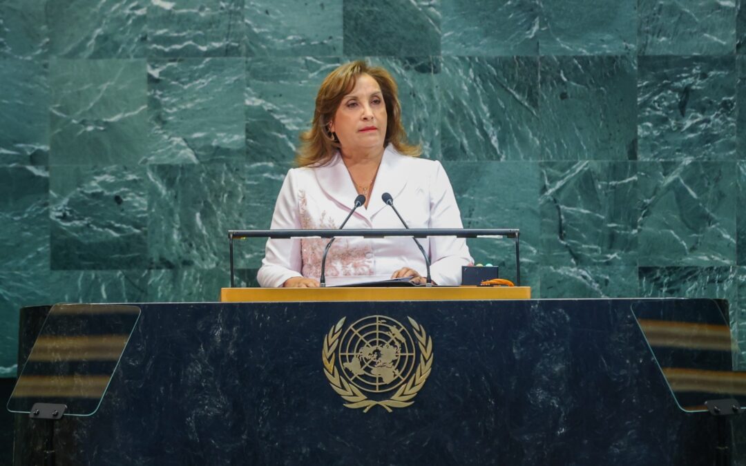 Congreso de Perú destituye a la presidenta Dina Boluarte